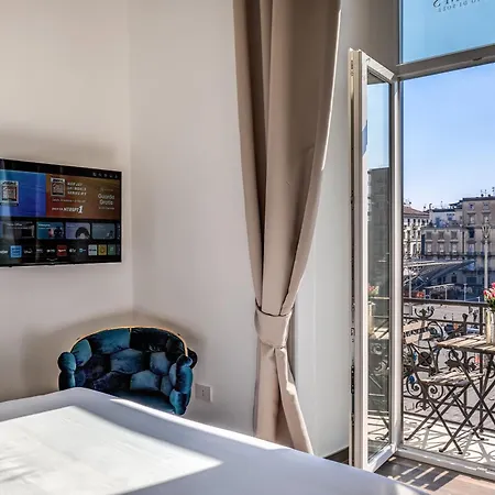 Atarooms * Naples