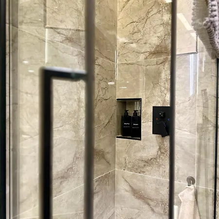 Falco Boutique With Jacuzzi Neapel