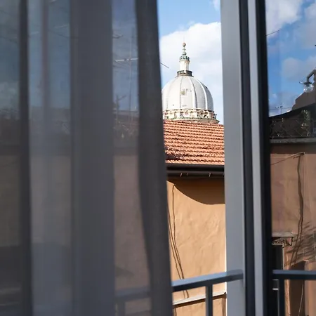 Napoli Oltre *