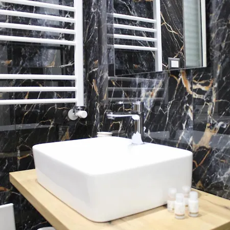 Blackwoody Contemporary - Centro Storico Guest house *