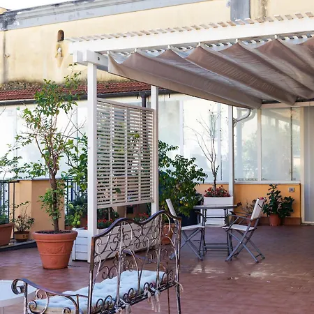 Bed & Breakfast Palazzo Mirelli *