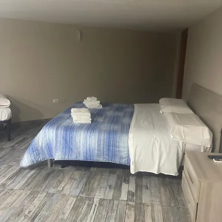 Chez Moi לינה וארוחת בוקר נאפולי