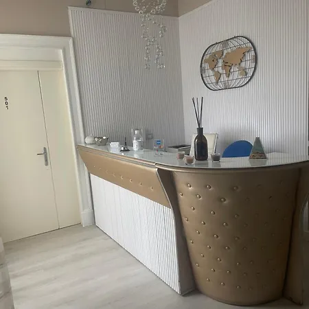 Chez Moi לינה וארוחת בוקר 2*
