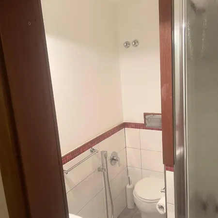 Chez Moi לינה וארוחת בוקר 2*