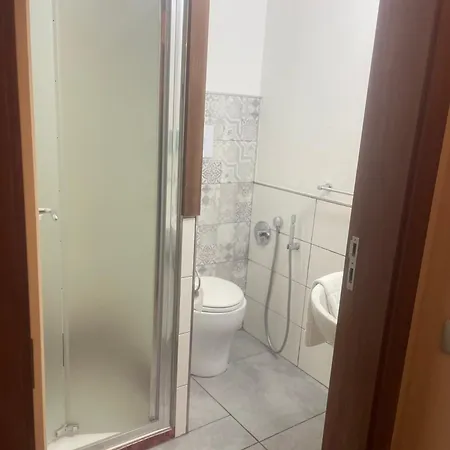 Chez Moi לינה וארוחת בוקר נאפולי