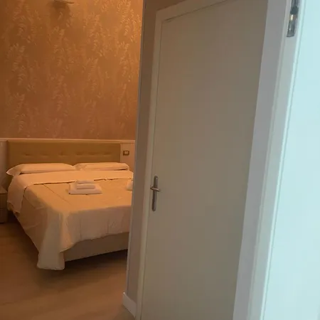 לינה וארוחת בוקר Chez Moi 2*