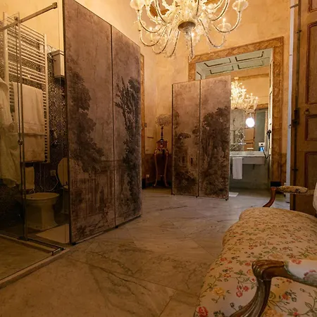 Palazzo Doria * נאפולי