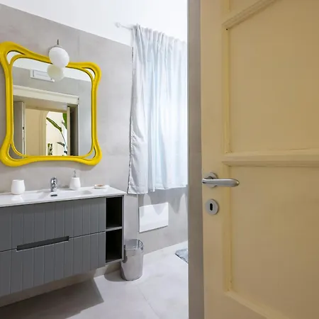 Apartment Kea Home, Entire House In The Heart Of