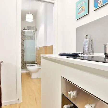 Urban Living In Chiaia - Close To Grenoble Apartment *