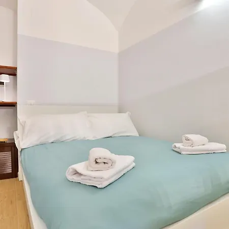 Urban Living In Chiaia - Close To Grenoble Apartment *