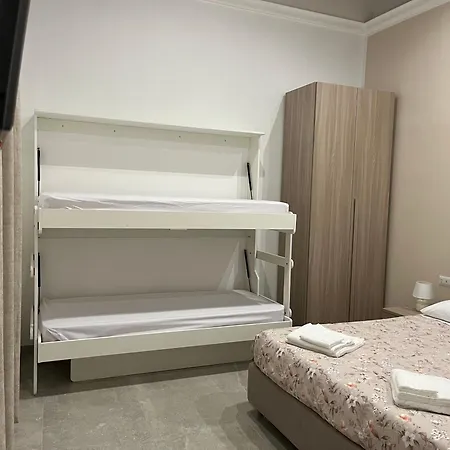 Neapolis Francy Vesuvio Guest house Naples