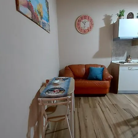 La Petite Maison Apartment *