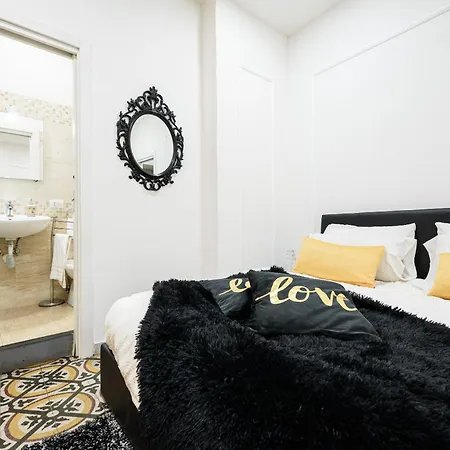 Random Bed & Breakfast Naples