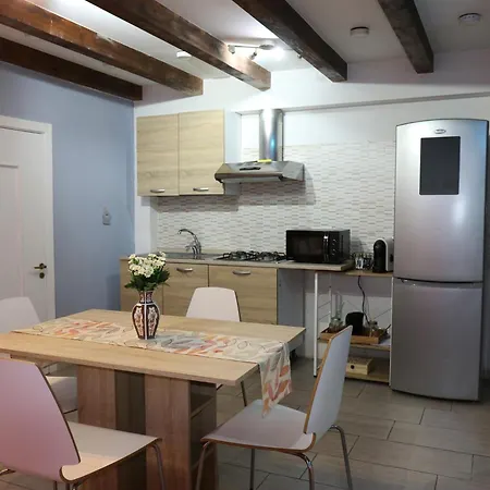 Operahome Apartment *