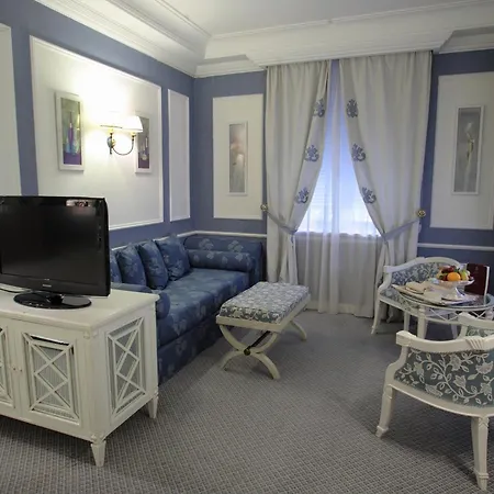 מלון Palazzo Alabardieri 4*