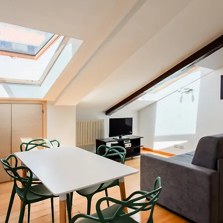 Apartment Napolidays Mansarda Garibaldi By Dimorra *