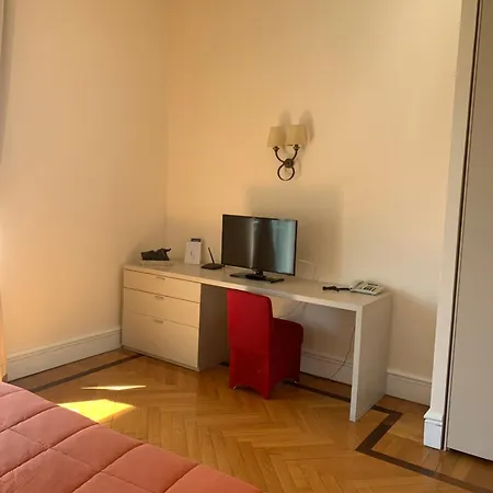 Aparthotel Gli Angioini Srl *