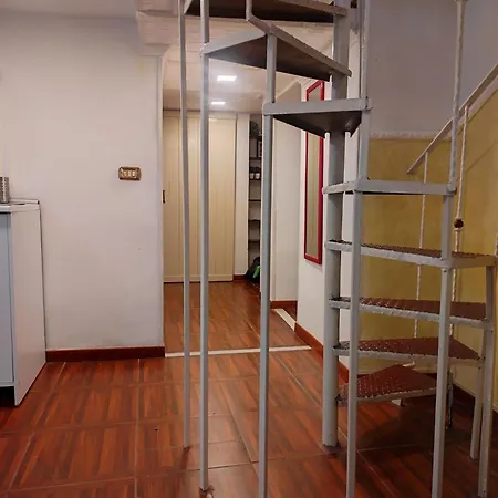Nella Storica Piazza Carlo Iii Apartment *