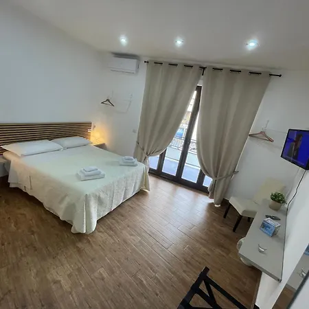 Regal Apartment *