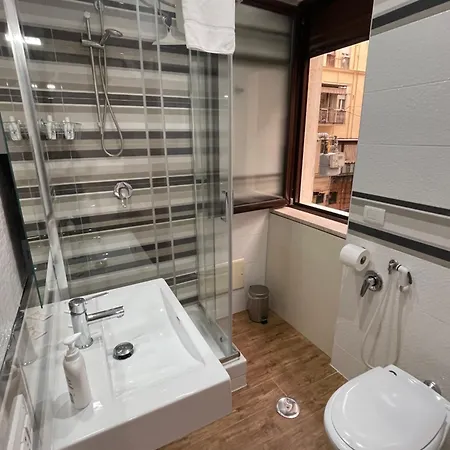 Regal Apartment *