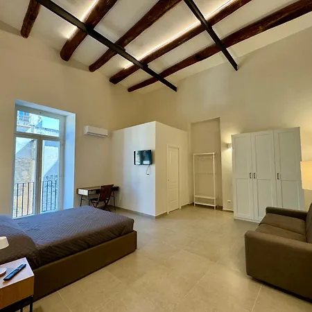 Palazzo Medici A Materdei Apartment