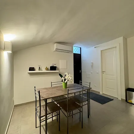 Palazzo Medici A Materdei Apartment