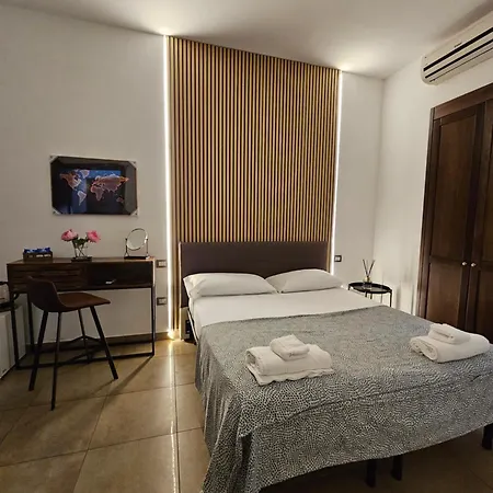 Room&jacuzzi 2* Naples