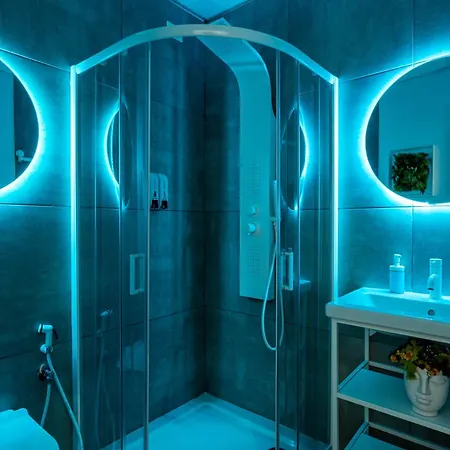 Oda ve Kahvaltı Skyhouse Chiaia 2*