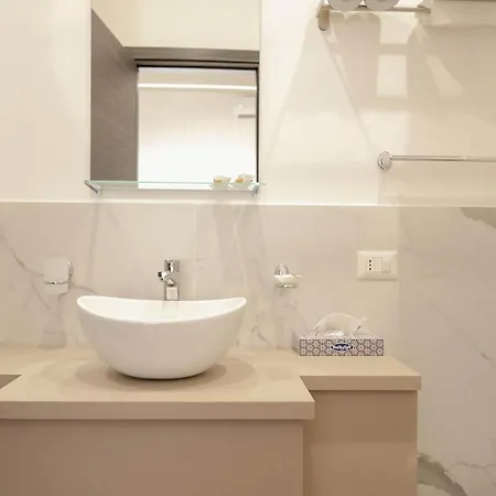 Interno 5 * Nápoles
