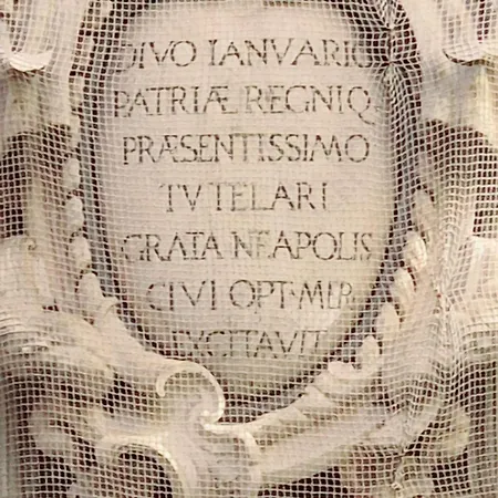 Napoletano Konukevi *