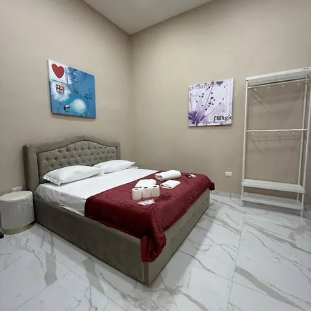 Apartment Valentino Caracciolo 105