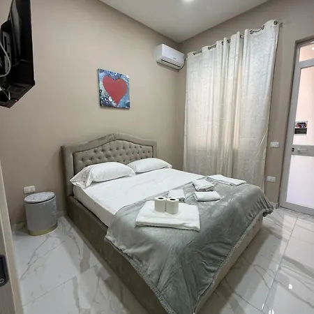 Apartment Valentino Caracciolo 105 Naples