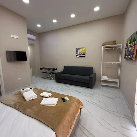Valentino Caracciolo 105 Apartment *
