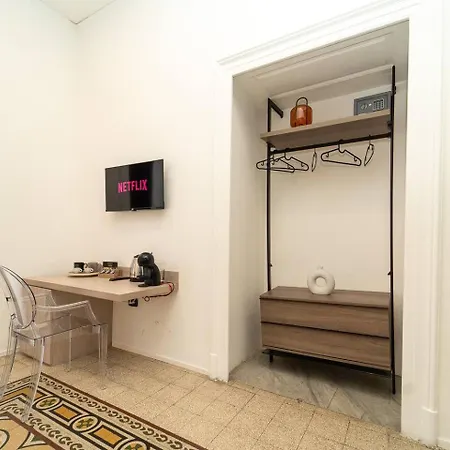 Bed & Breakfast La Piazza Naples