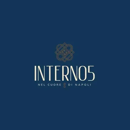 Interno 5 * Nápoles