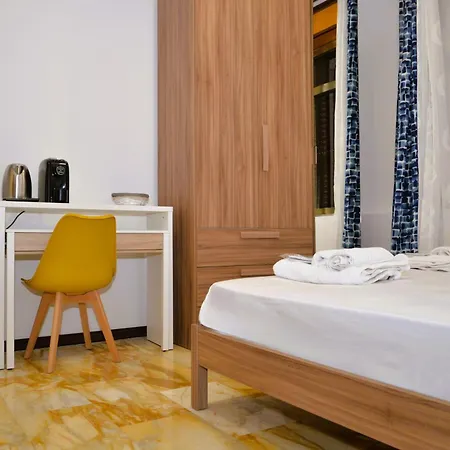 Affittacamere Punto Felice Riviera - Centro Citta Lungomare Caracciolo *