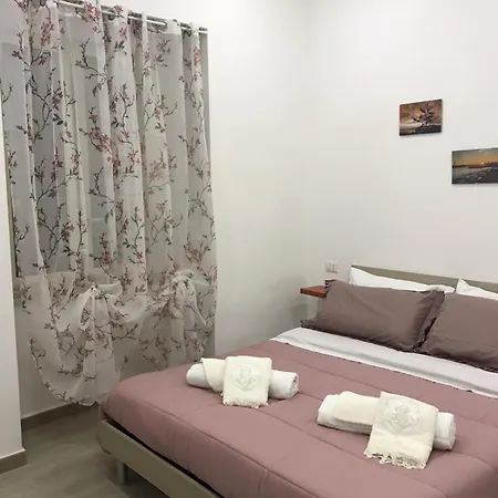 Gold House Apartahotel