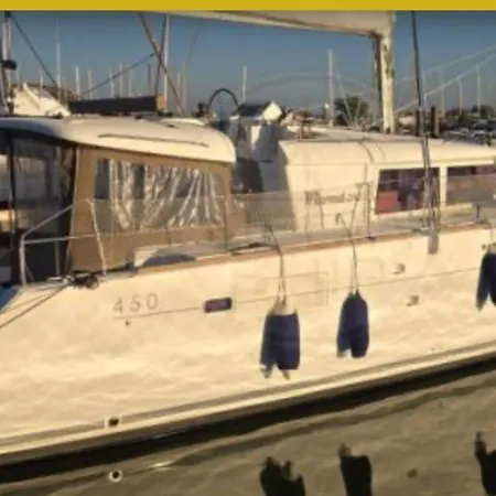ספינת מלון Catamarano Nemo45