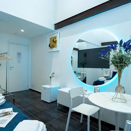 Skyhouse Chiaia 2*