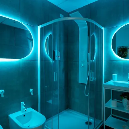 Skyhouse Chiaia Oda ve Kahvaltı 2*