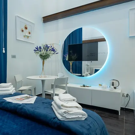 Skyhouse Chiaia Oda ve Kahvaltı Napoli