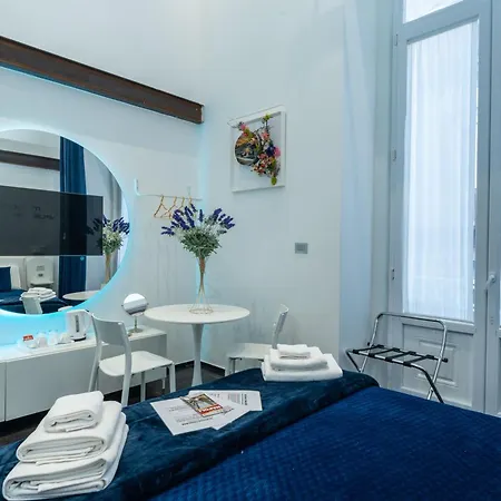Oda ve Kahvaltı Skyhouse Chiaia Napoli