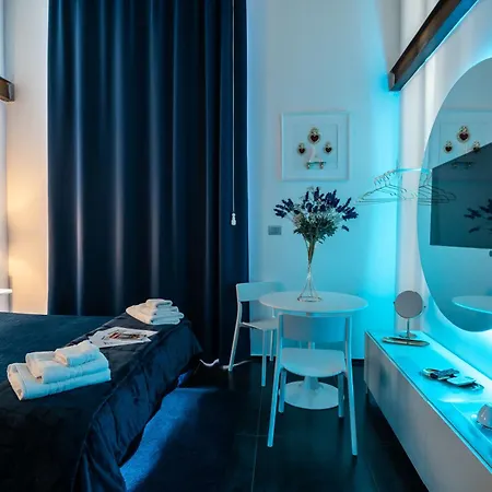 Skyhouse Chiaia 2*