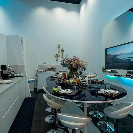 Skyhouse Chiaia 2*
