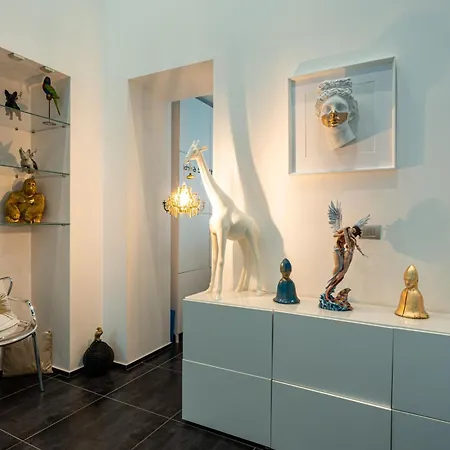 Skyhouse Chiaia 2* Napoli