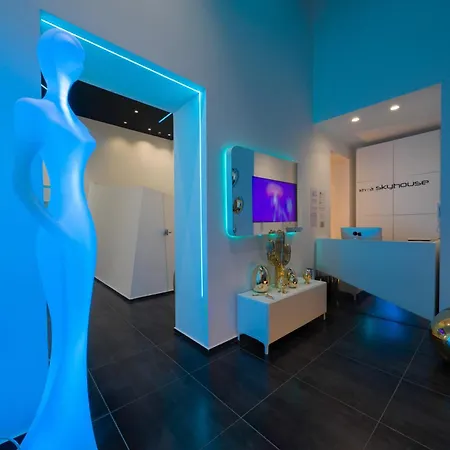 Skyhouse Chiaia Oda ve Kahvaltı 2*