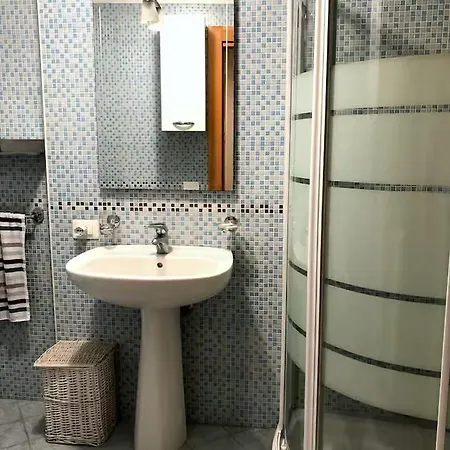 Comodo E Silenzioso Bilocale In Centro Citta Naples