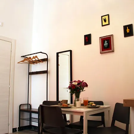 Le Guarattelle House Pulcinella * Naples