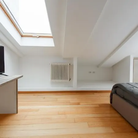 Aparthotel Cairoli Building By Dimorra Napels