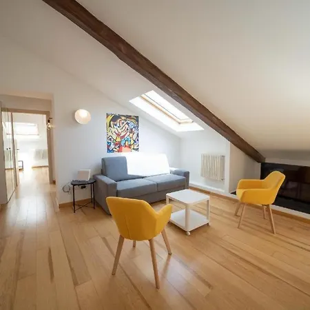 Cairoli Building By Dimorra Aparthotel Napels